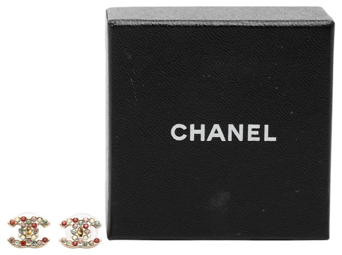 Orecchini Chanel CC in oro placcato con strass e chiusura a pallottola D'oro - vista 4