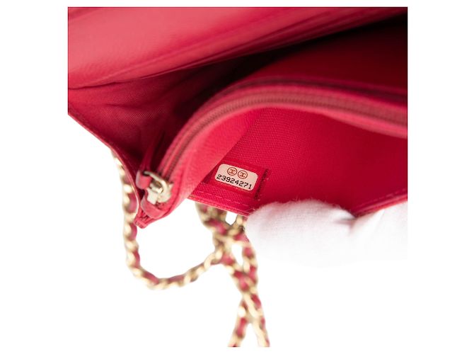 Carteira Boy em Couro Caviar Matelassê Vermelha Chanel com Corrente Vermelho - vista 6