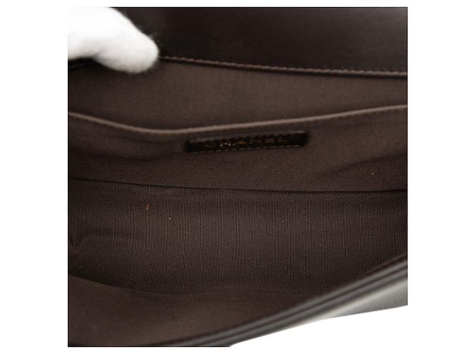 Chanel Boy Flap aus braunem, gestepptem Lammleder, mittelgroß Dunkelbraun - Ansicht 4