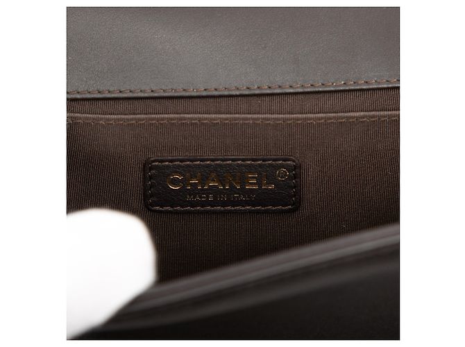 Chanel Boy Flap aus braunem, gestepptem Lammleder, mittelgroß Dunkelbraun - Ansicht 5