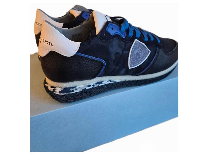 Philippe Model Sneakers basse in pelle e camoscio con camouflage blu Nero Bianco - vista 2