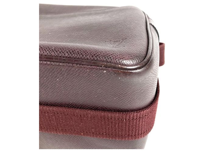 Borsa a Spalla Reporter PM Taiga Louis Vuitton Porpora - vista 11