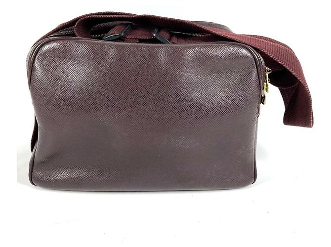 Borsa a Spalla Reporter PM Taiga Louis Vuitton Porpora - vista 3