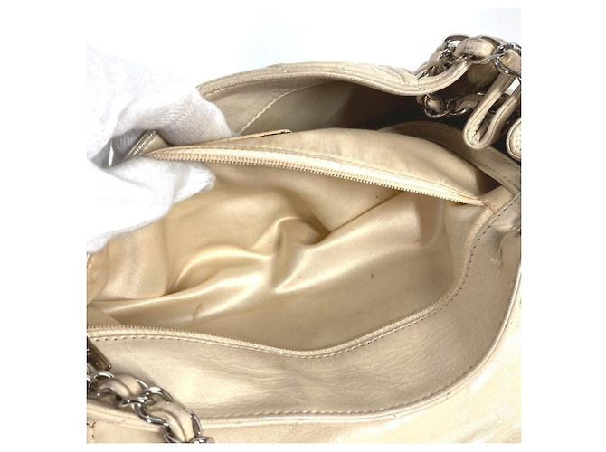 Borsa matelassé Chanel East West CC Coco Mark Logo Nero Beige - vista 15