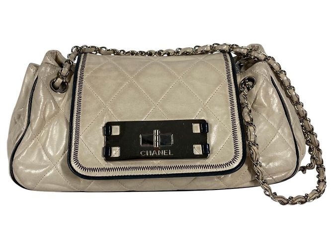 Borsa matelassé Chanel East West CC Coco Mark Logo Nero Beige - vista 2
