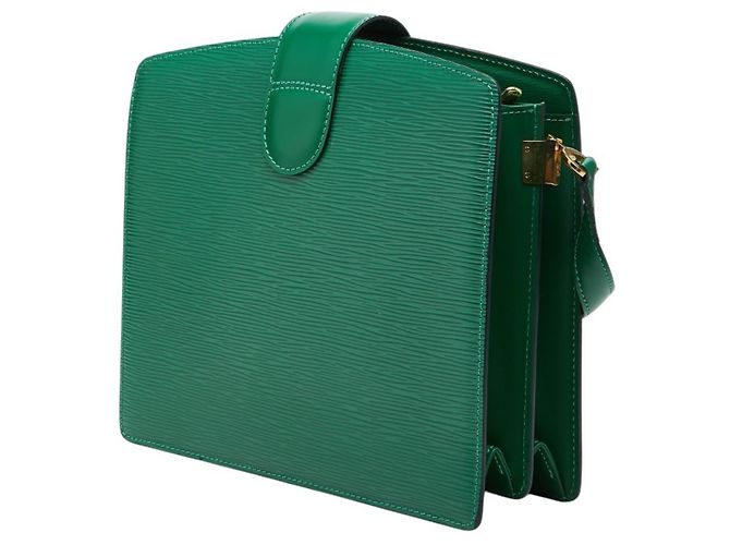 Borsa a tracolla Louis Vuitton Epi Capucines in Verde Borneo - vista 2