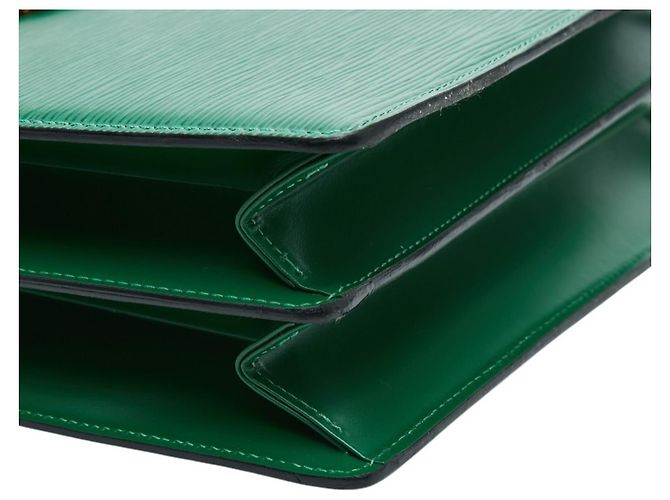 Borsa a tracolla Louis Vuitton Epi Capucines in Verde Borneo - vista 5