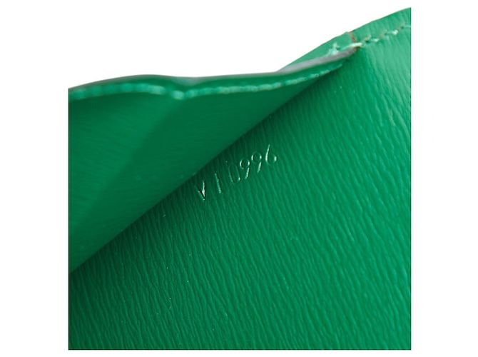Borsa a tracolla Louis Vuitton Epi Capucines in Verde Borneo - vista 9