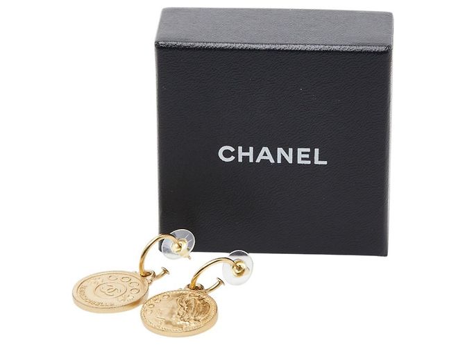 Ohrringe mit Münzmuster Mademoiselle Coco von Chanel Golden - Ansicht 5