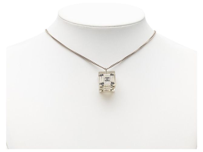 Collana pendente a cubo quadrato con il logo Coco di Chanel Nero Argento - vista 6
