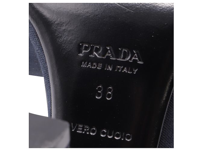 Prada Sandali con tacco e cinturino alla caviglia decorati con gioielli in satin blu navy - vista 7