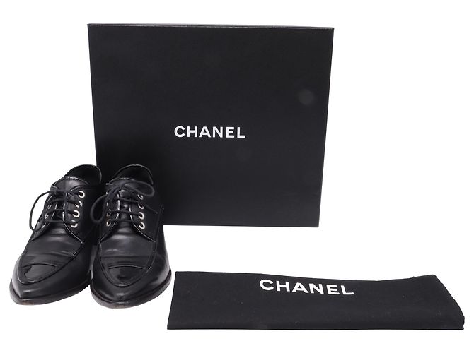 Timeless Scarpe Oxford a punta con lacci Chanel in pelle nera Nero - vista 6