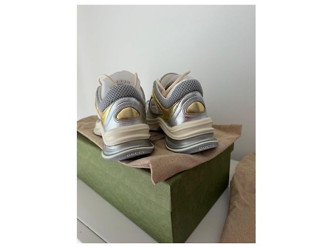 Sneakers Gucci in pelle e rete argentate e dorate D'oro Grigio Silver hardware - vista 2