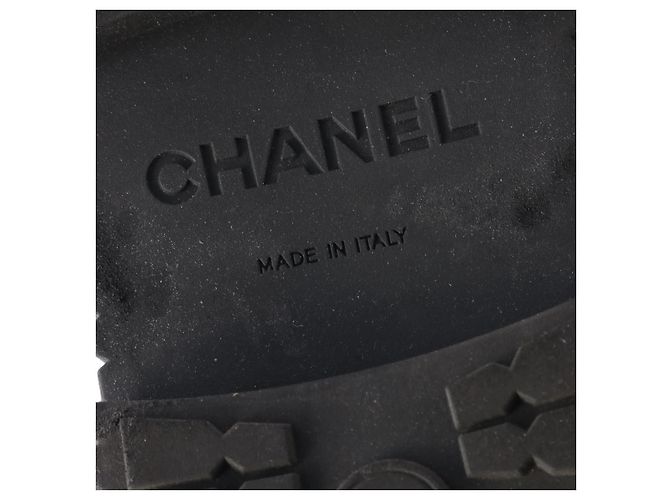 Timeless Botas Boa de Suede Matelassé Chanel Negro - vista 16