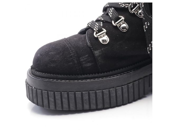 Timeless Botas Boa de Suede Matelassé Chanel Negro - vista 20