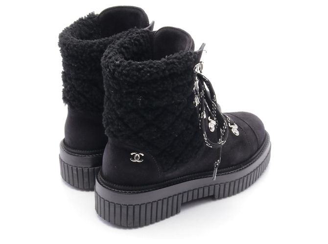 Timeless Botas Boa de Suede Matelassé Chanel Negro - vista 4