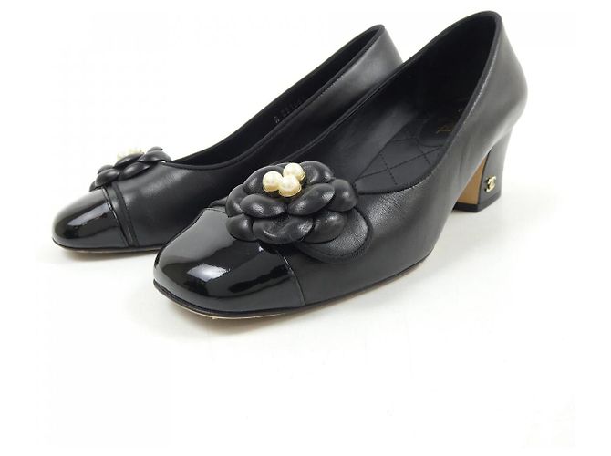 Timeless Chanel Pumps aus Lammfell und Lackleder Schwarz - Ansicht 3
