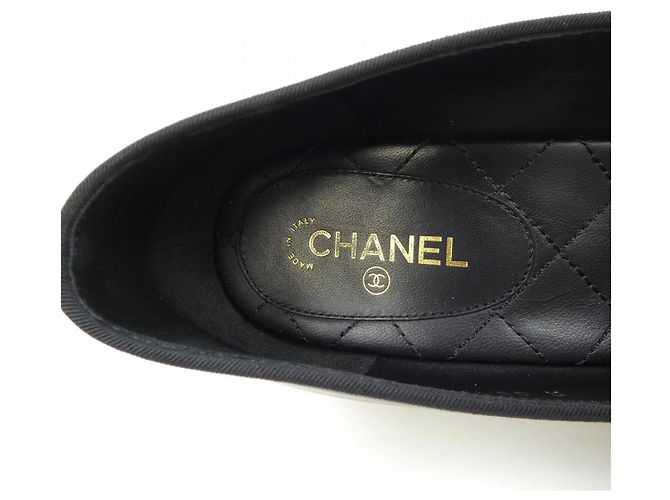 Timeless Chanel Pumps aus Lammfell und Lackleder Schwarz - Ansicht 6