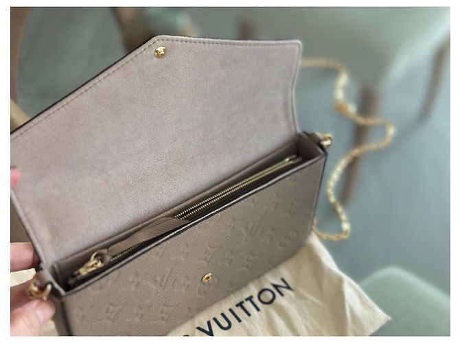 Pochette Félicie Louis Vuitton Pochette Felicie Monogram Empreinte Borsa in Pelle Beige - vista 2