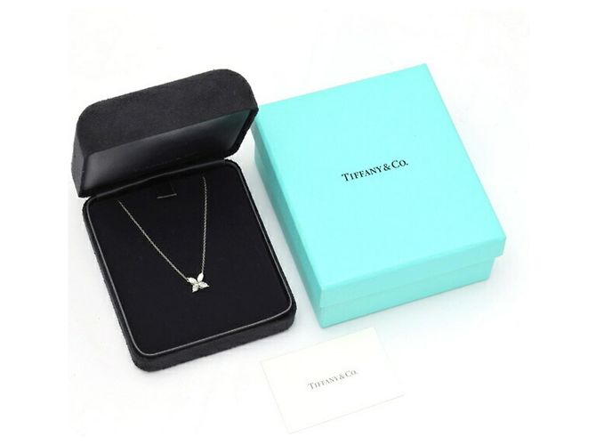 Collana Media Victoria di Tiffany & Co. - vista 9