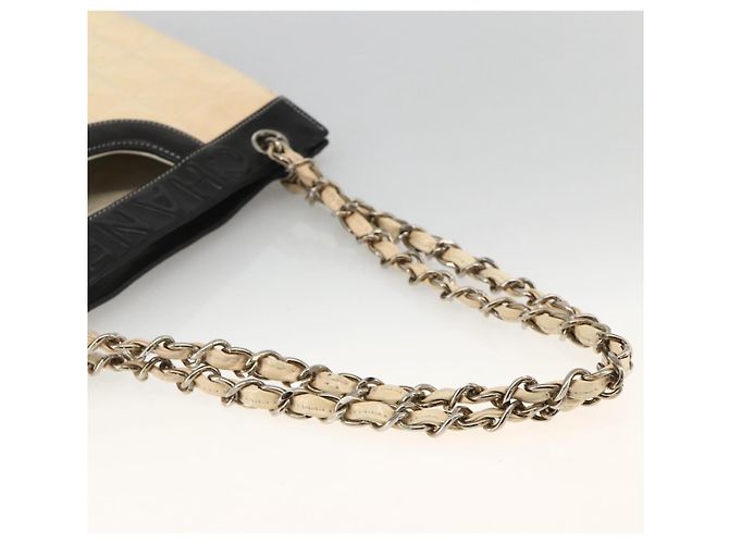 CHANEL Choco Bar Schultertasche aus lackiertem Leder Beige Silber CC Auth BA11764A - Ansicht 7