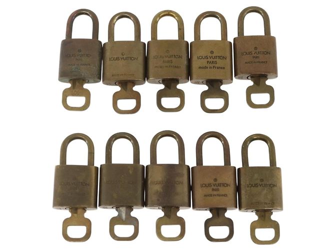 LOUIS VUITTON Set di 10 Lucchetti in Metallo Dorato LV Auth 167136 D'oro - vista 3