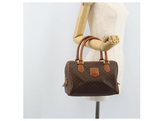 Céline Borsa a mano in tela Macadam CELINE in pelle PVC marrone e oro Auth mr2268 D'oro - vista 22