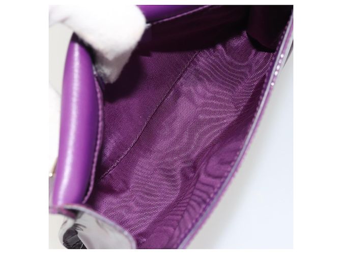 Borsa Vala Chain in pelle verniciata viola e oro Auth ARZ899 di Salvatore Ferragamo - vista 18
