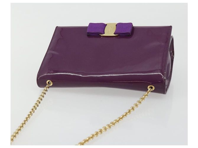 Borsa Vala Chain in pelle verniciata viola e oro Auth ARZ899 di Salvatore Ferragamo - vista 7