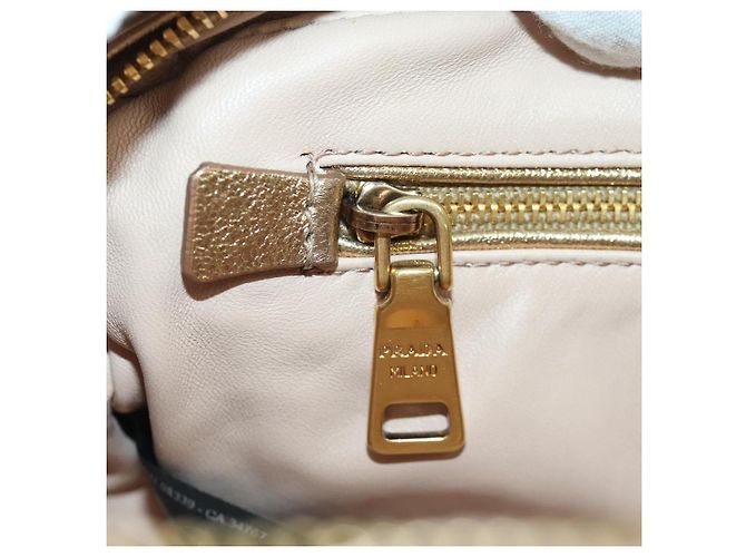 Borsa a spalla PRADA in pelliccia beige oro Auth BAZ731SM D'oro - vista 27