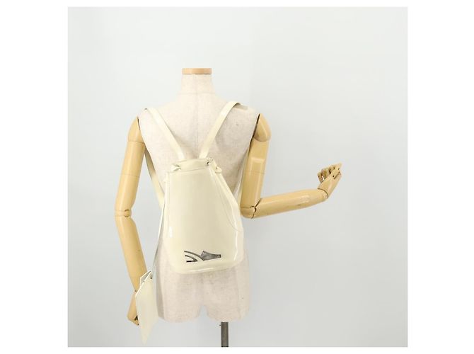 Salvatore Ferragamo Rucksack Lackleder Weiß Gold Auth 173783 Golden - Ansicht 25