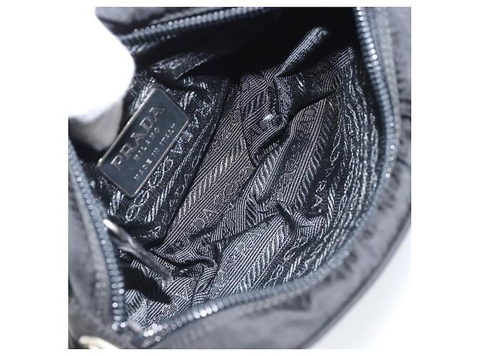 Borsa a spalla con catena Prada in nylon nero e oro Auth SW2325A D'oro - vista 10