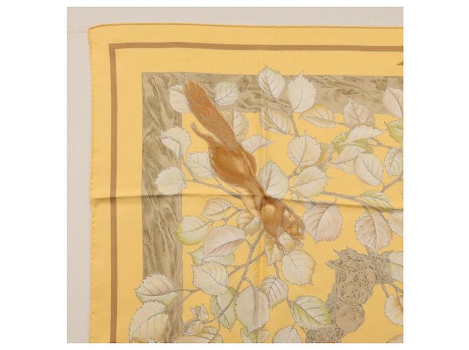 Hermès Foulard HERMES Carre 90 ""CASSE NOISETTE"" Seta Gialla Auth 174180A Giallo - vista 14
