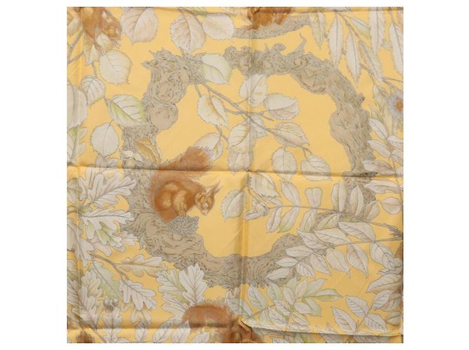 Hermès Foulard HERMES Carre 90 ""CASSE NOISETTE"" Seta Gialla Auth 174180A Giallo - vista 18