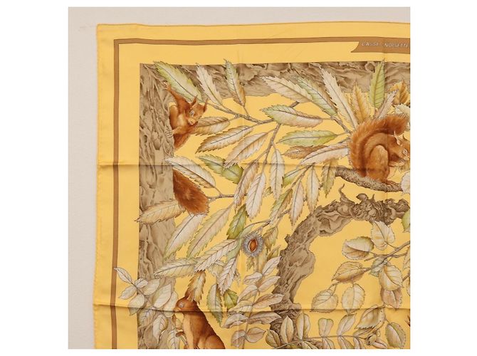 Hermès Foulard HERMES Carre 90 ""CASSE NOISETTE"" Seta Gialla Auth 174180A Giallo - vista 2