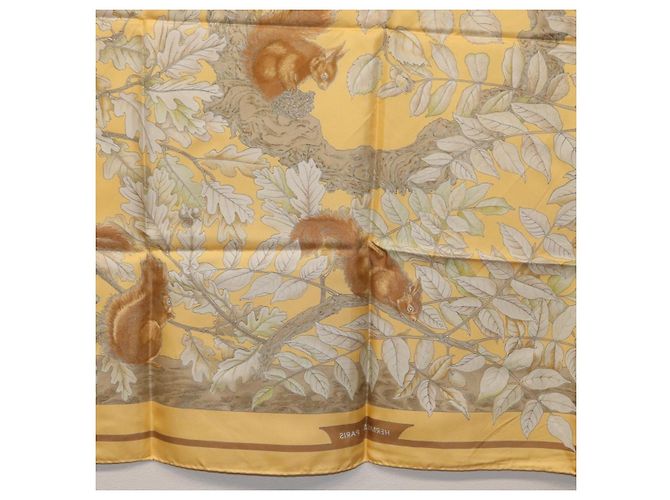 Hermès Foulard HERMES Carre 90 ""CASSE NOISETTE"" Seta Gialla Auth 174180A Giallo - vista 21