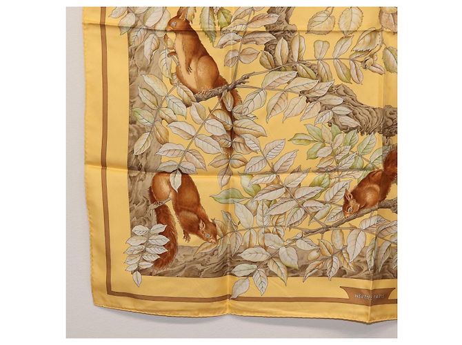 Hermès Foulard HERMES Carre 90 ""CASSE NOISETTE"" Seta Gialla Auth 174180A Giallo - vista 8