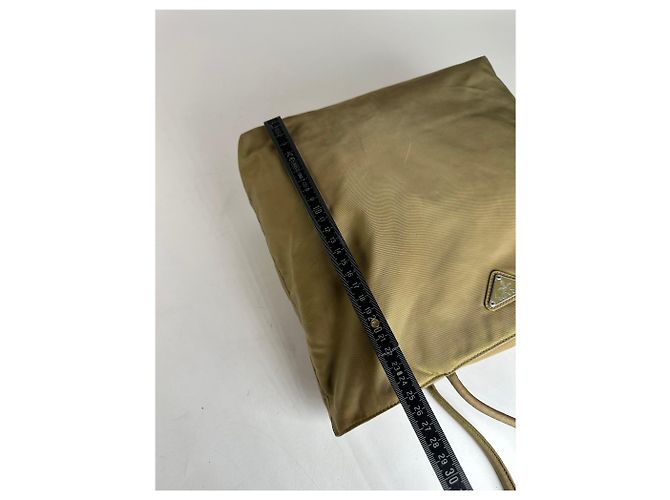 Vintage Prada Dreiecks-Polyester-Handtasche grün Khaki - Ansicht 11