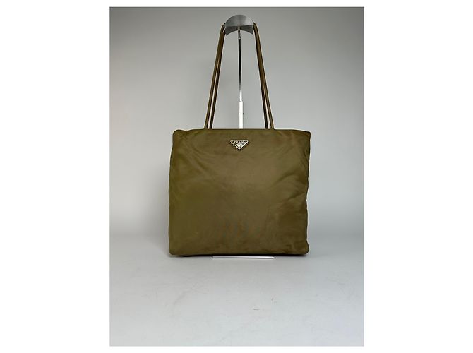 Vintage Prada Dreiecks-Polyester-Handtasche grün Khaki - Ansicht 14