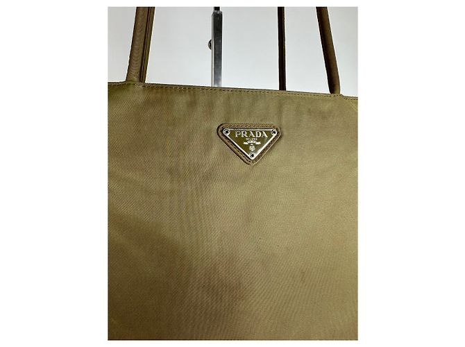 Vintage Prada Dreiecks-Polyester-Handtasche grün Khaki - Ansicht 3