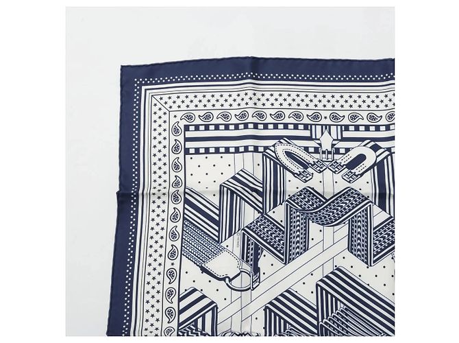 Silk In Foulard in seta Hermès in blu navy - vista 2