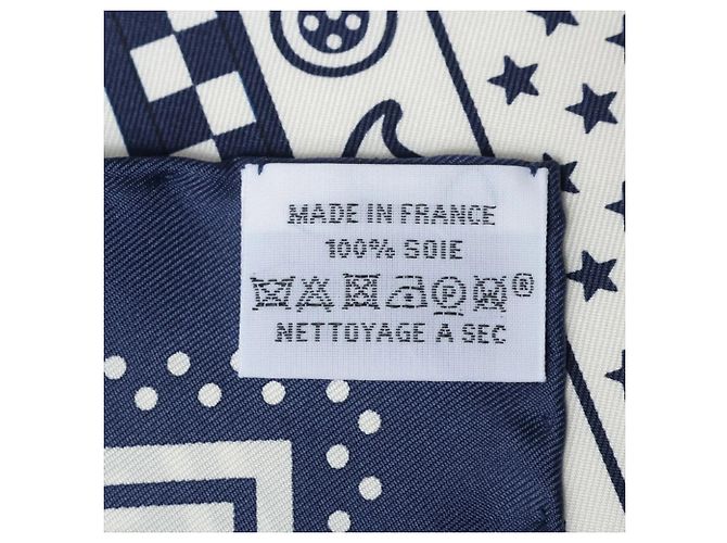 Silk In Foulard in seta Hermès in blu navy - vista 7