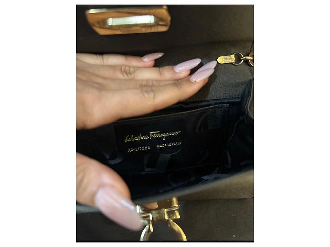 Salvatore Ferragamo Borsa a tracolla in pelle marrone con chiusura Gancini - vista 5