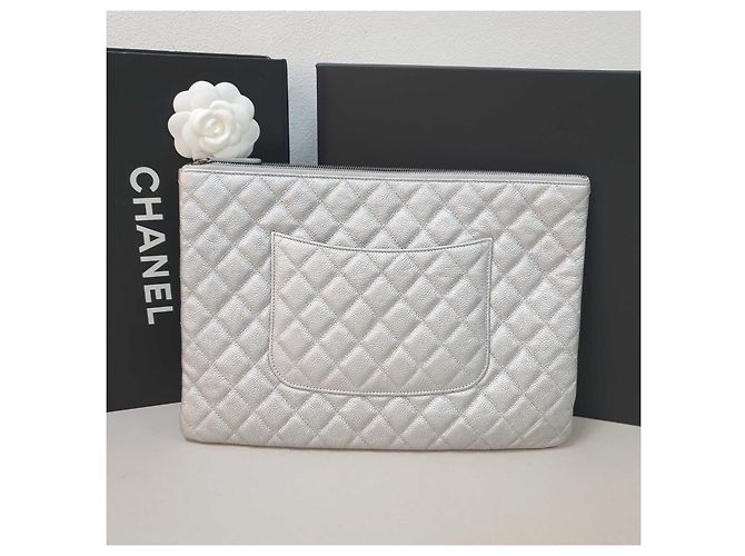Timeless Clutch in pelle grigia Chanel usata - vista 5