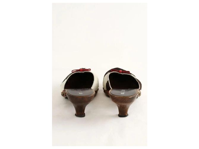 Sabots Miu Miu en fourrure marron taille 37 - vue 2