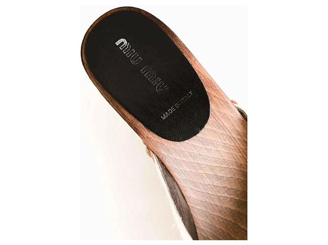 Sabots Miu Miu en fourrure marron taille 37 - vue 5