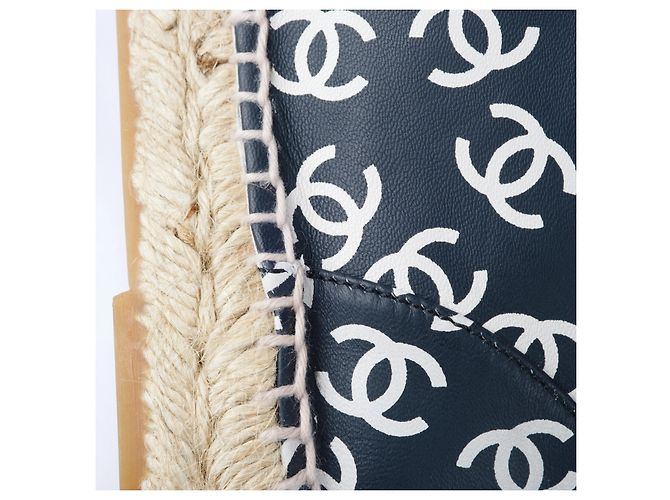 Espadrillas alte con logo CC di Chanel - vista 5