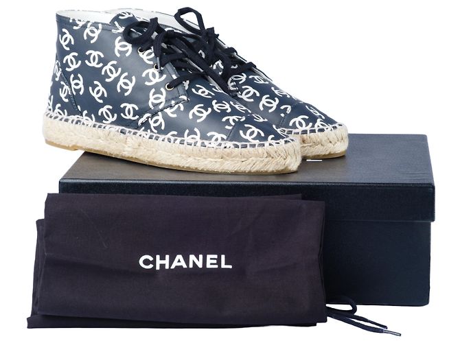 Espadrillas alte con logo CC di Chanel - vista 9