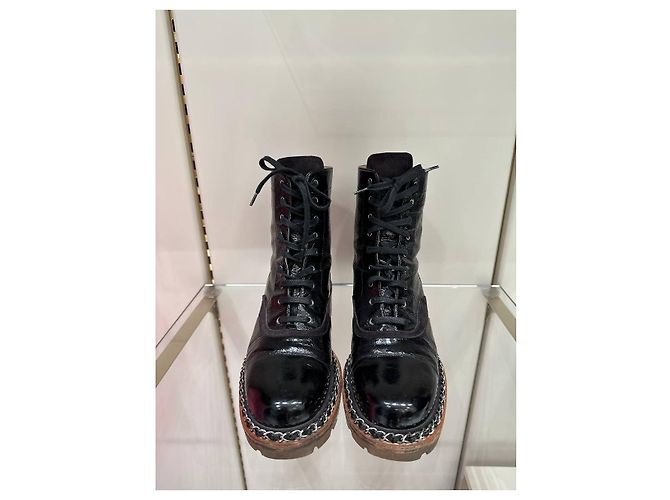 Chanel 2015 braune Lackleder-Ankle Combat Boots Größe 38 gebraucht - Ansicht 2