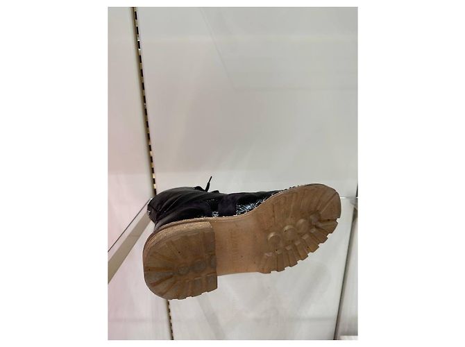 Chanel 2015 braune Lackleder-Ankle Combat Boots Größe 38 gebraucht - Ansicht 6